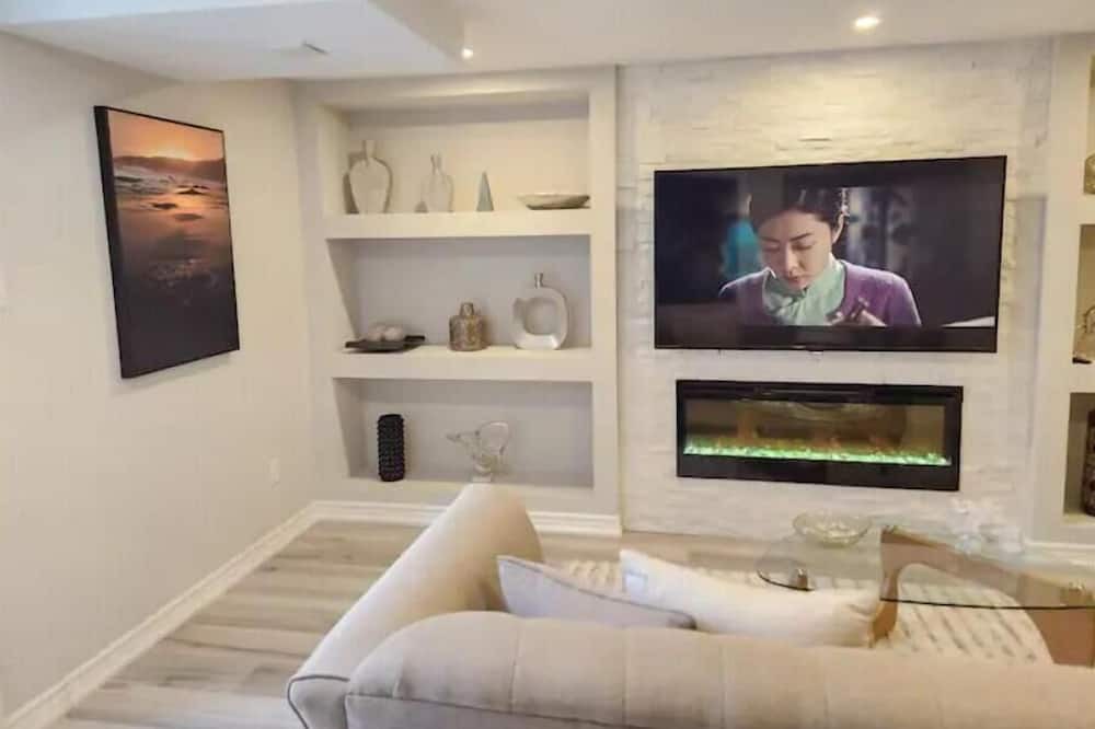 Photo of Livingroom in Durham Region