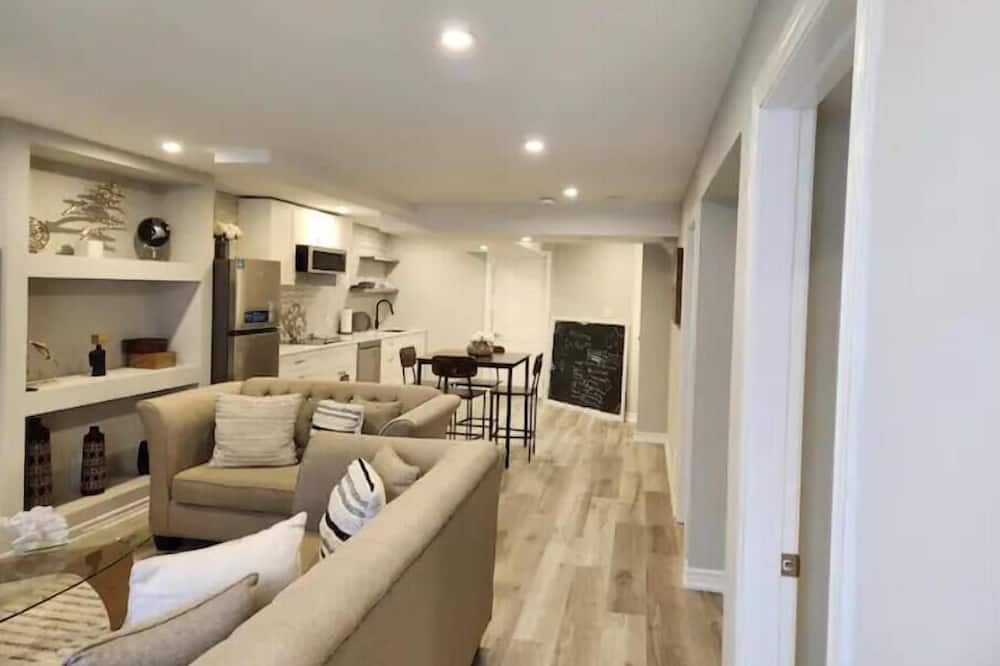 Photo of Livingroom in Durham Region