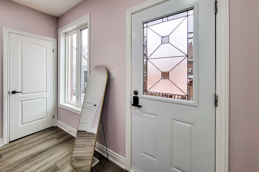 Photo of Livingroom in Brantford