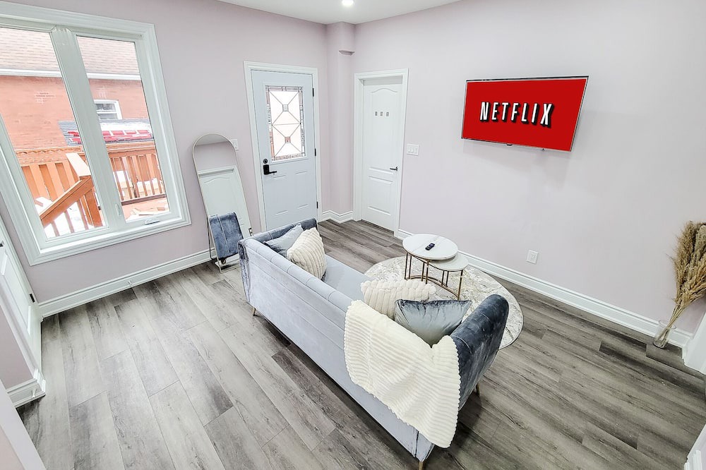 Photo of Livingroom in Brantford
