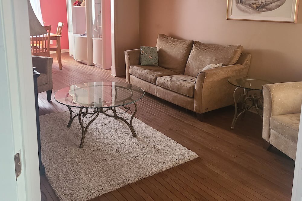 Photo of Livingroom in Orleans Village - Chateauneuf