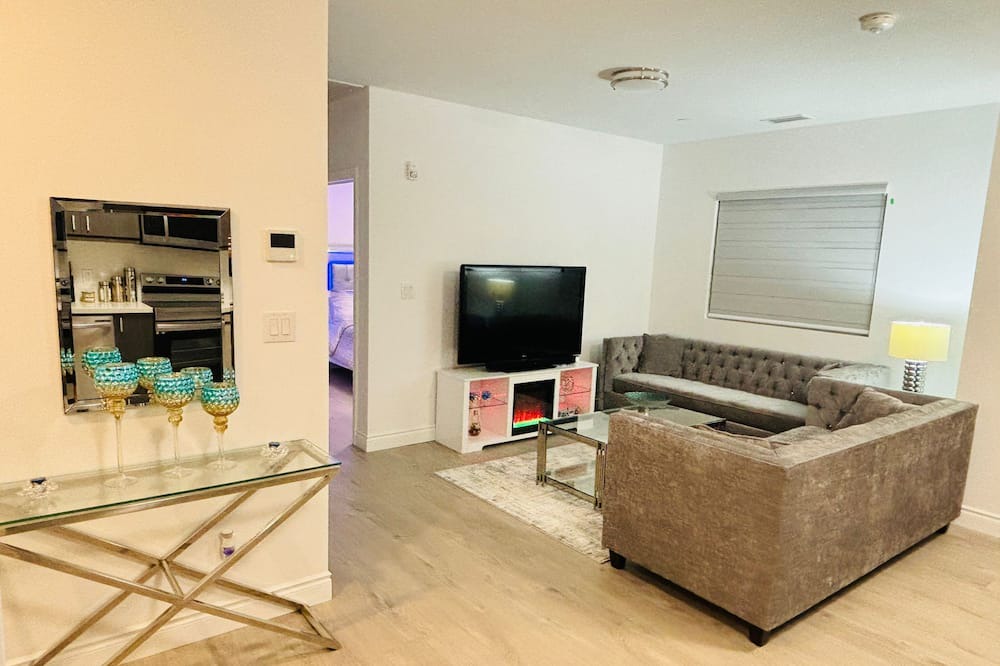 Photo of Livingroom in LaSalle