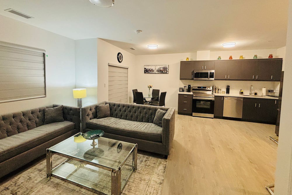 Photo of Livingroom in LaSalle