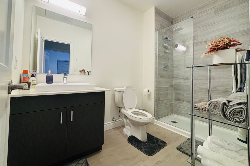 Photo of Bathroom in LaSalle