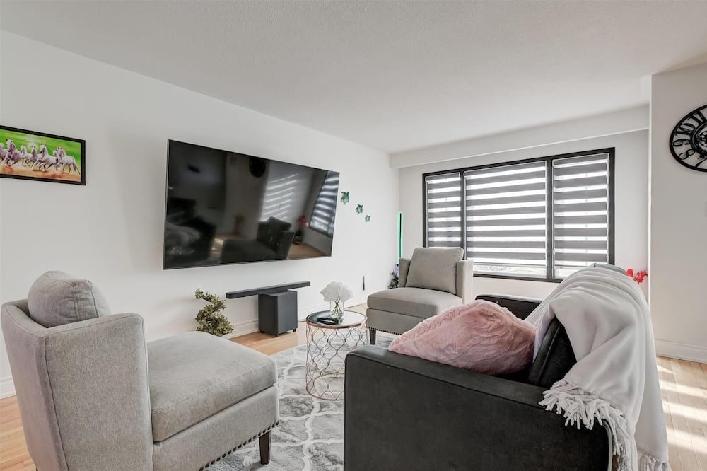 Photo of Livingroom in Markham