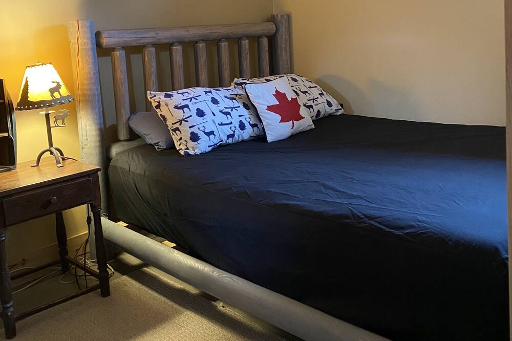 Photo of Bedroom in Janetville