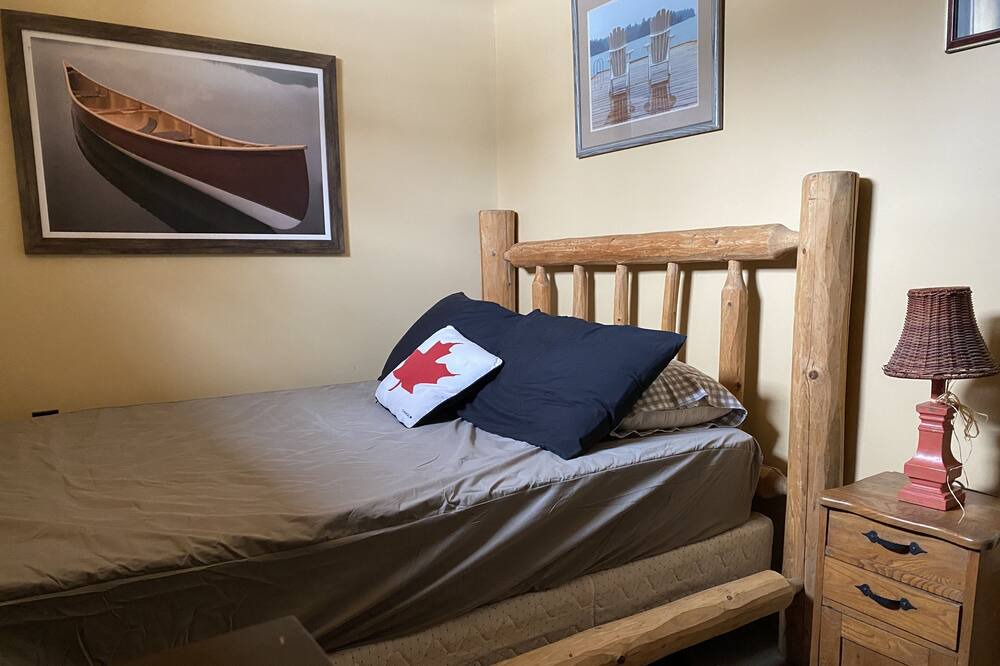 Photo of Bedroom in Janetville