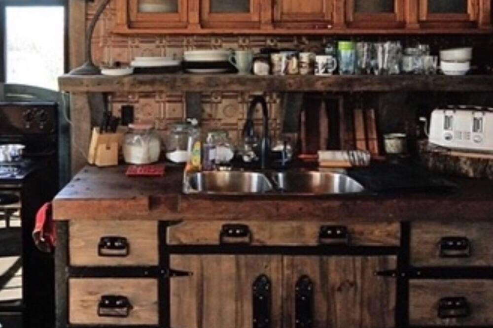 Photo of Kitchen in Janetville