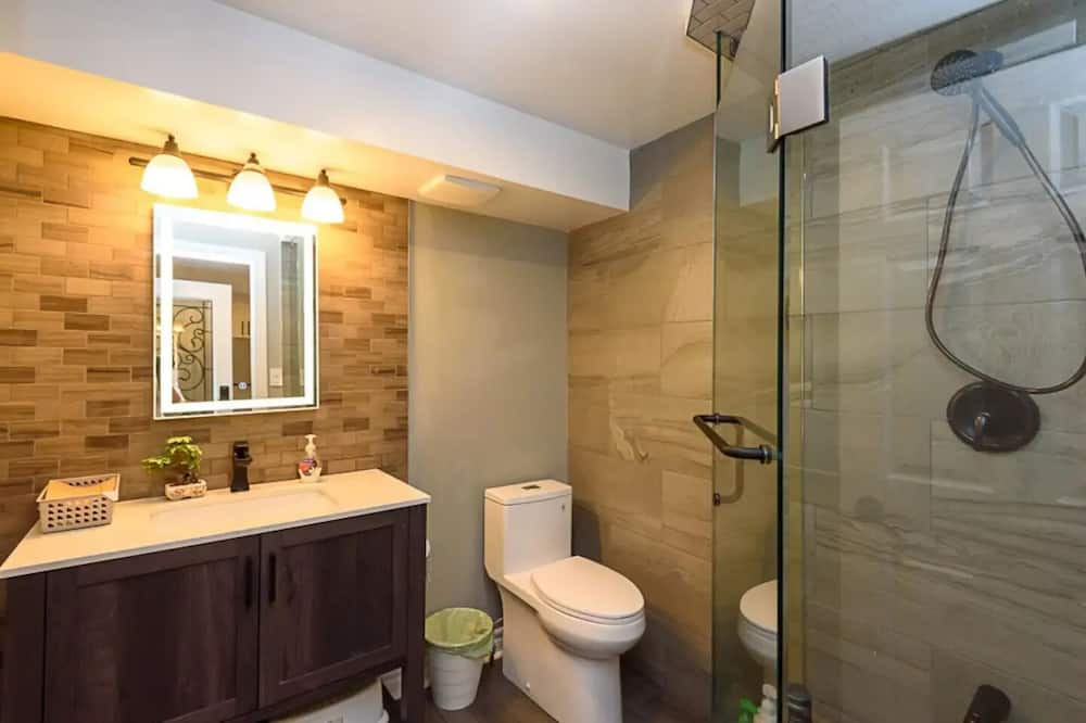 Photo of Bathroom in Lagoon City