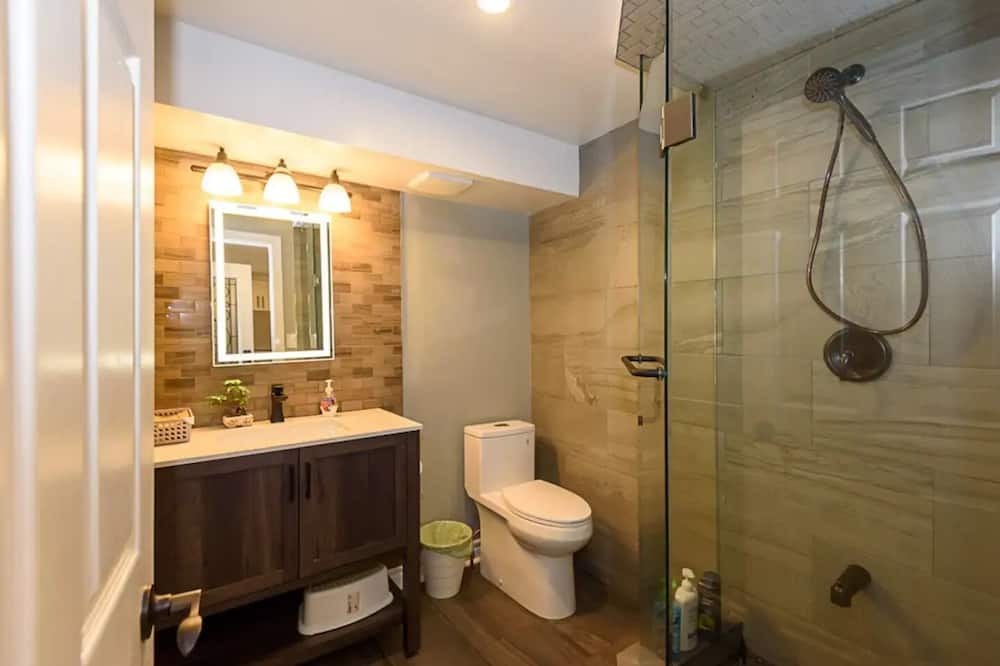 Photo of Bathroom in Lagoon City