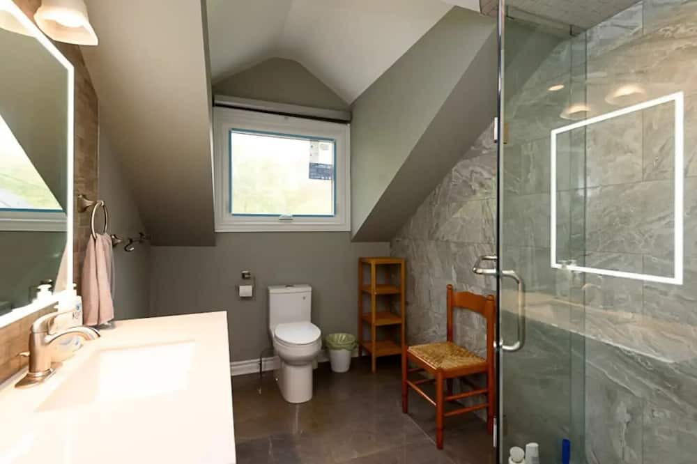 Photo of Bathroom in Lagoon City