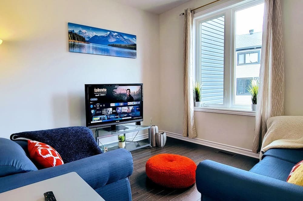 Photo of Livingroom in Ottawa Division