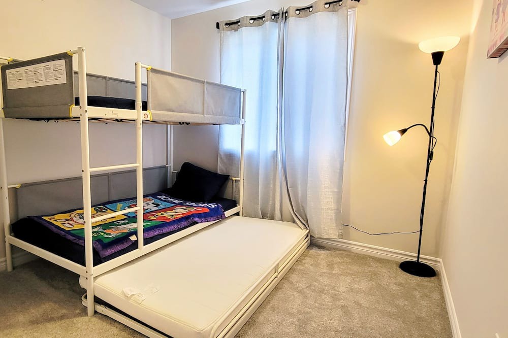 Photo of Bedroom in Ottawa Division