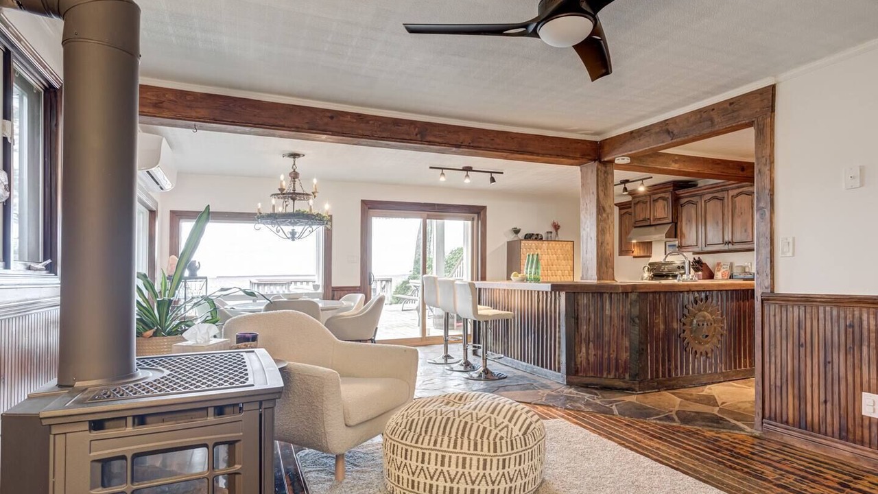 Photo of Livingroom in Pefferlaw