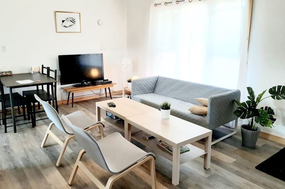 Photo of Livingroom in Milford