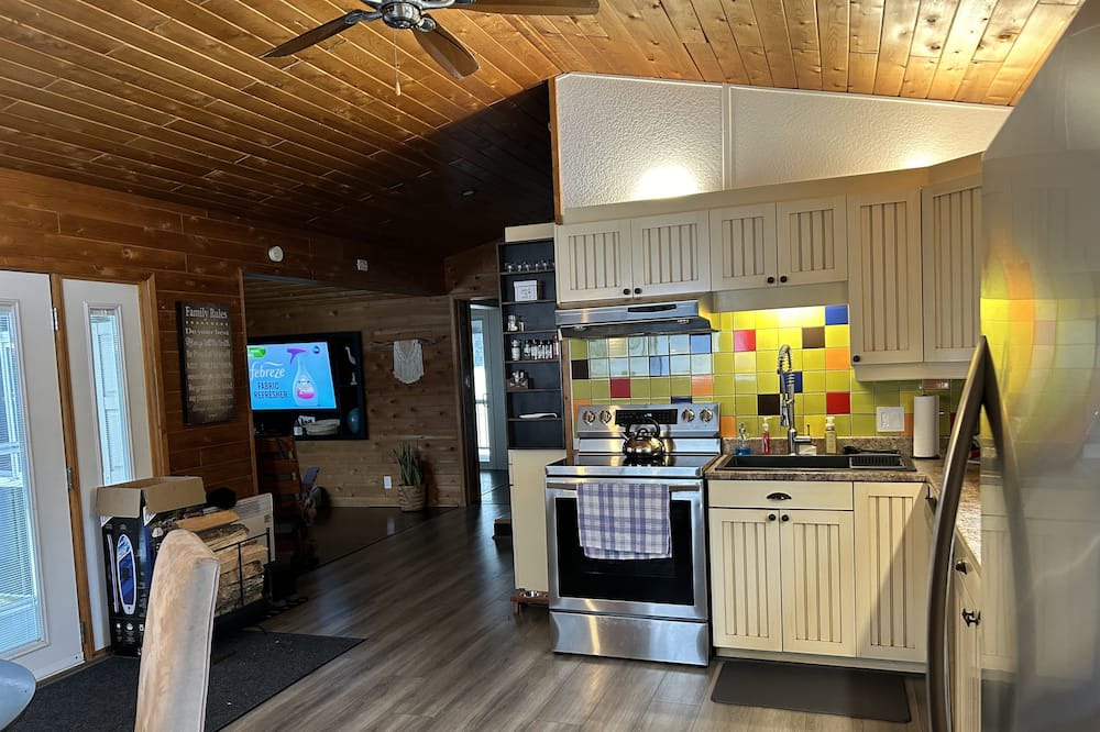 Photo of Kitchen in Whitewater Region