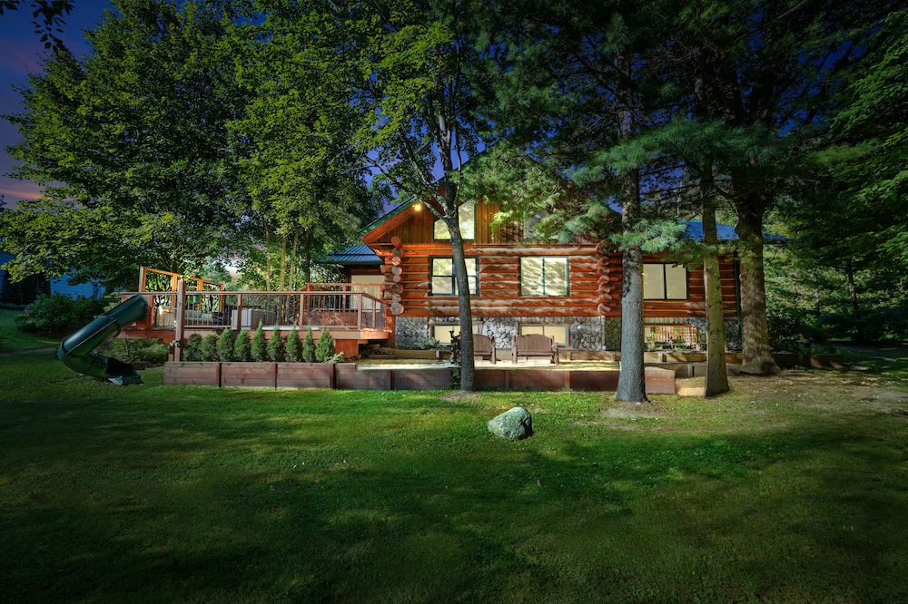 Photo of Outdoor in Actinolite