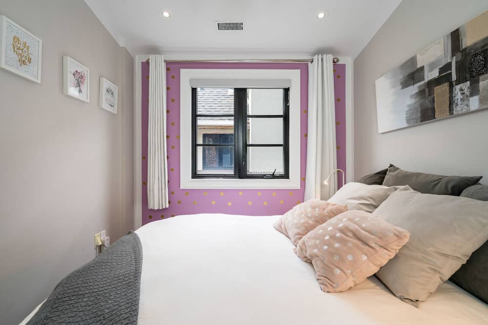 Photo of Bedroom in Yonge and Lawrence