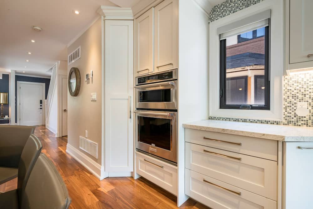 Photo of Kitchen in Yonge and Lawrence