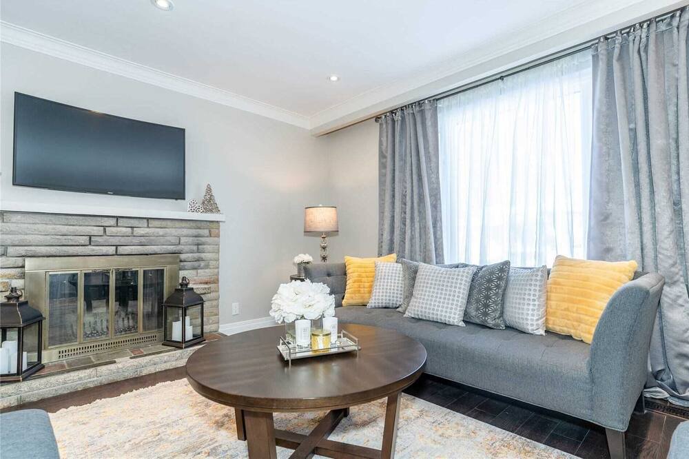 Photo of Livingroom in North York