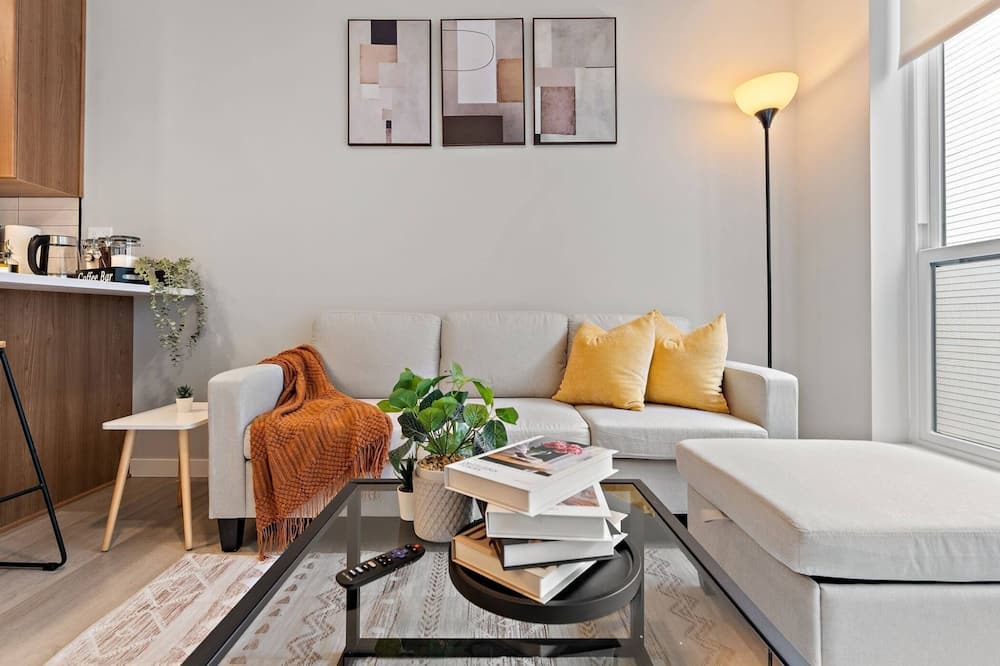 Photo of Livingroom in St. Anthony West