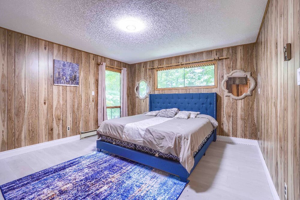 Photo of Bedroom in Coboconk