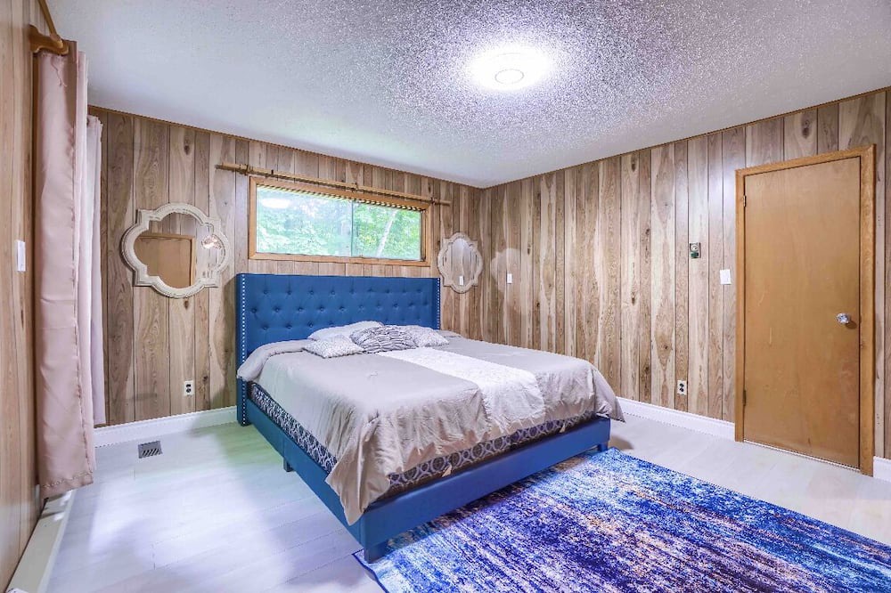 Photo of Bedroom in Coboconk