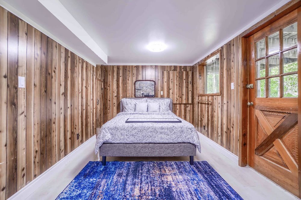 Photo of Bedroom in Coboconk