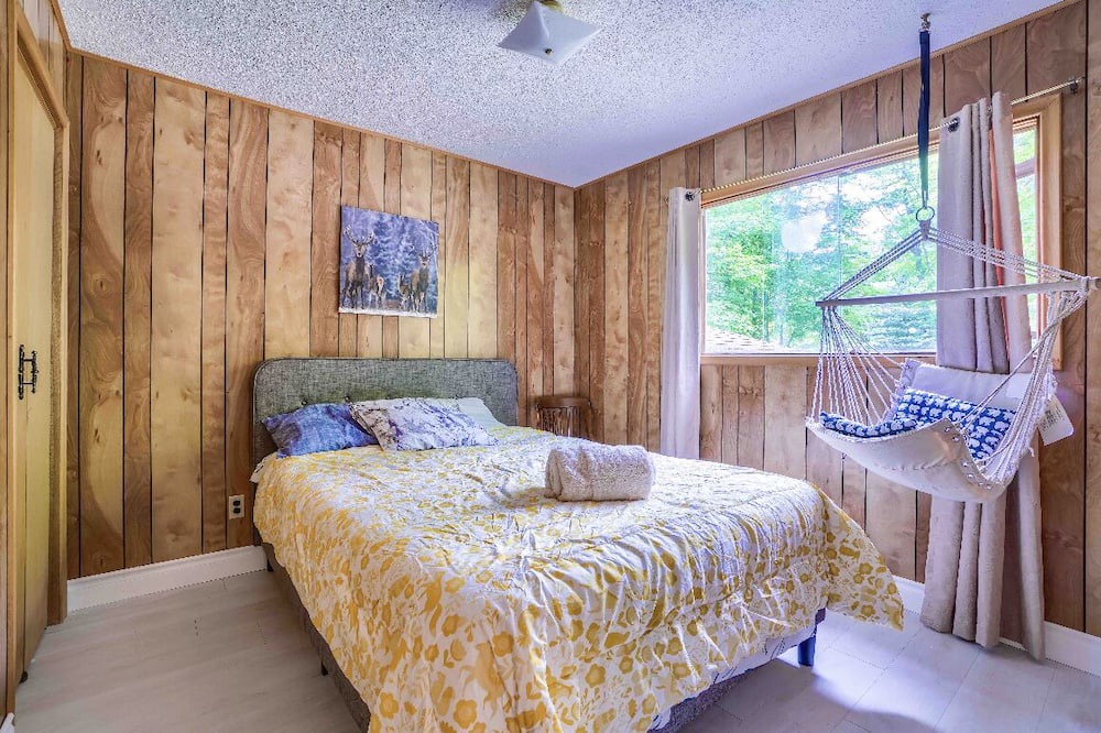 Photo of Bedroom in Coboconk