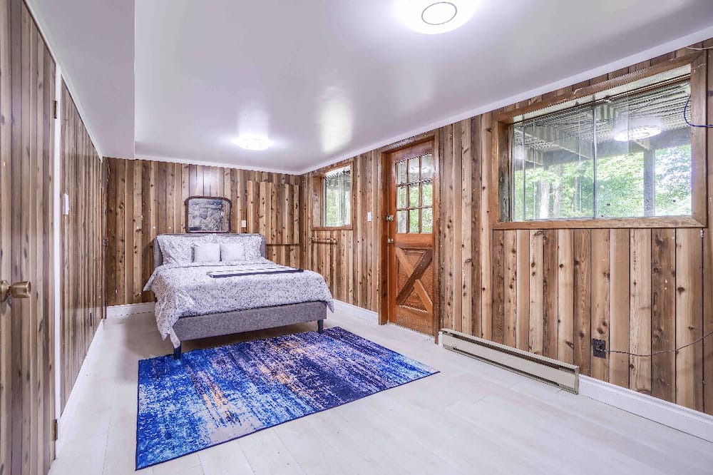 Photo of Bedroom in Coboconk