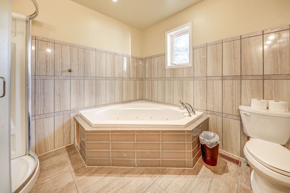 Photo of Bathroom in Scugog