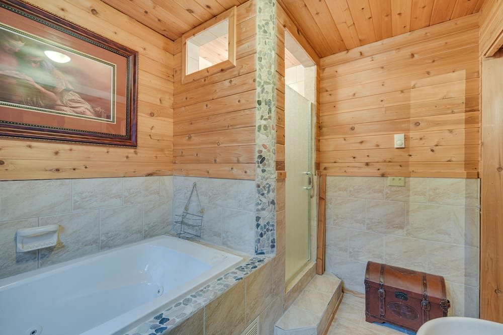 Photo of Bathroom in Barnum
