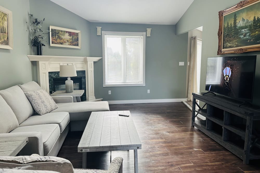 Photo of Livingroom in Windsor