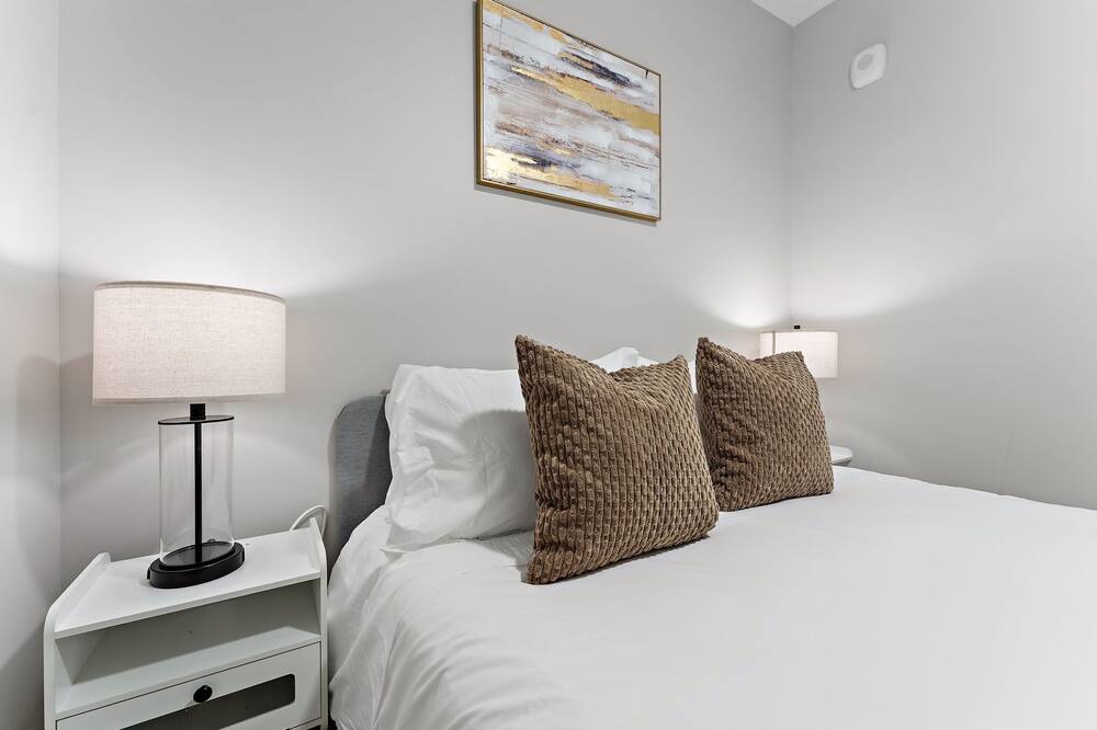 Photo of Bedroom in St. Anthony West