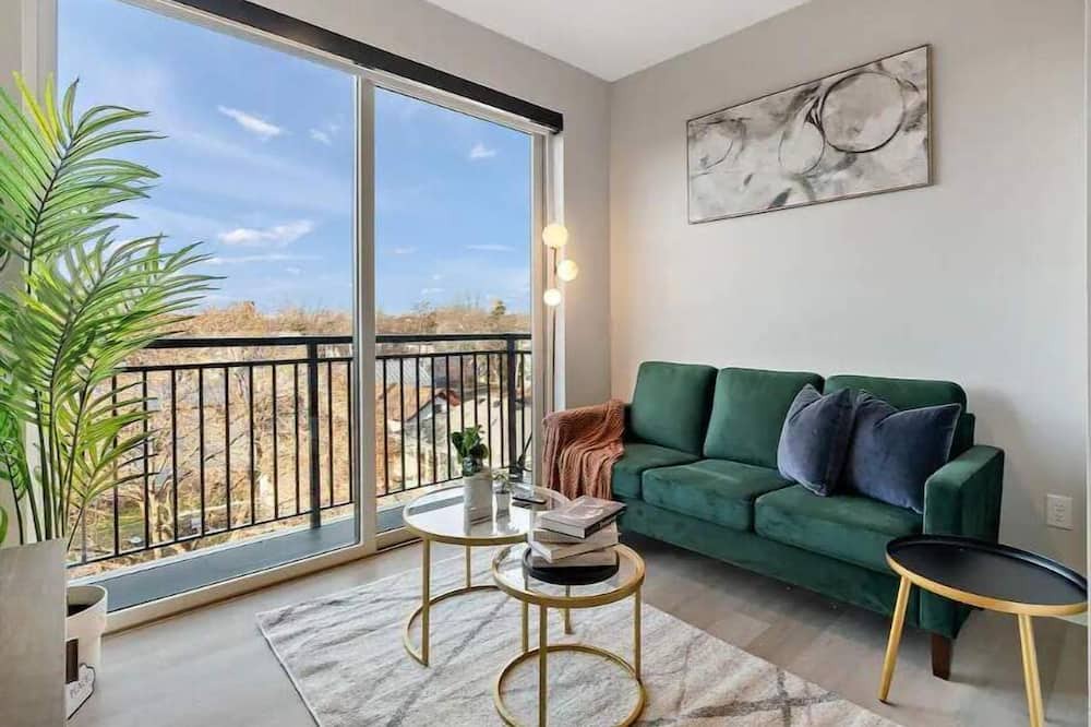 Photo of Livingroom in St. Anthony West