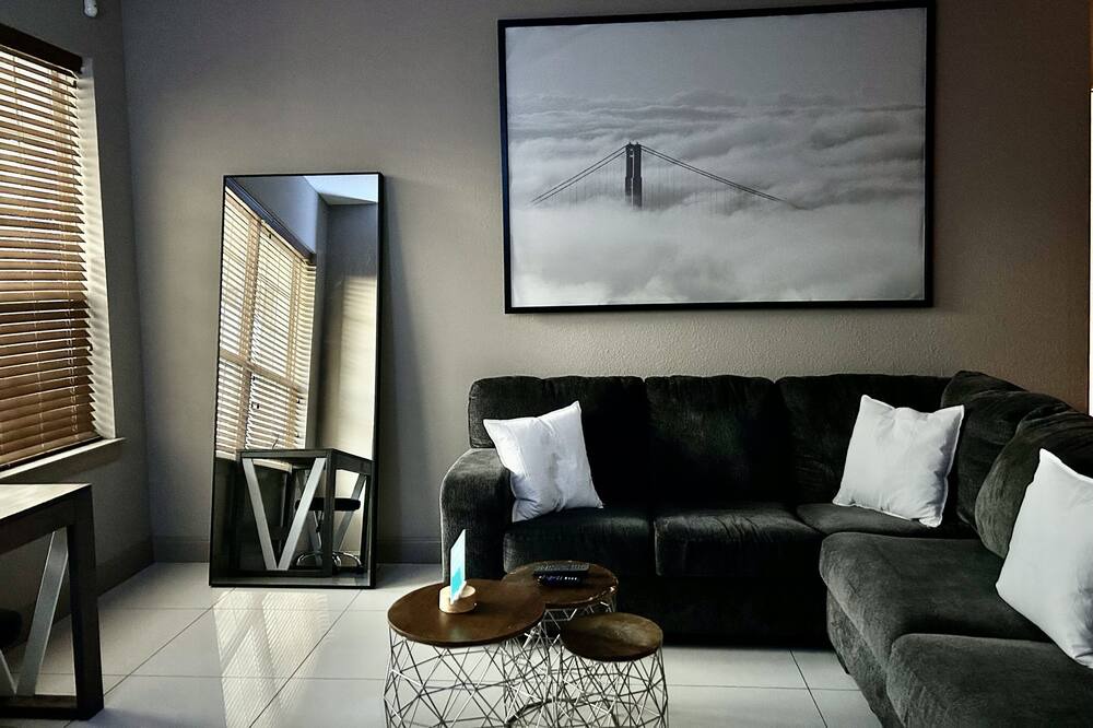 Photo of Livingroom in West Bloomington