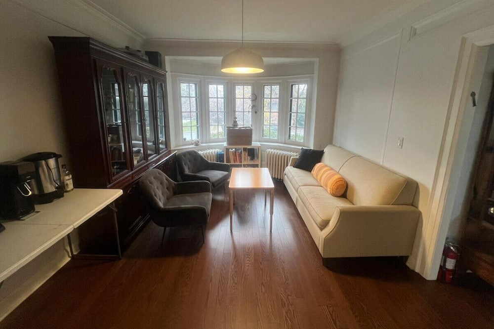 Photo of Bedroom in Humewood-Cedarvale
