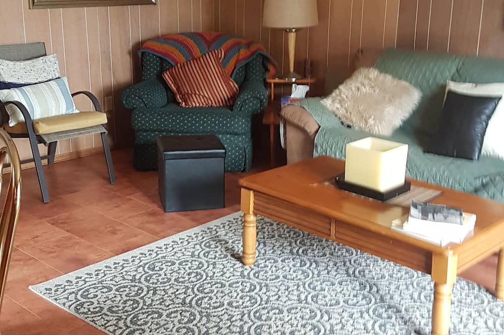 Photo of Livingroom in Manitoulin District