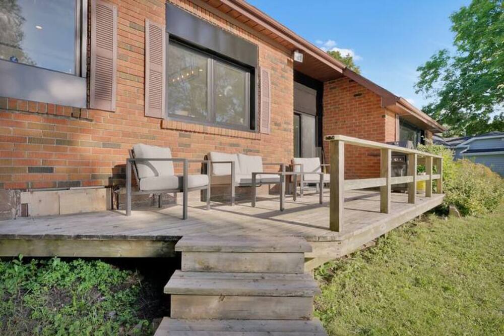 Photo of Patio Balcony in North Kawartha