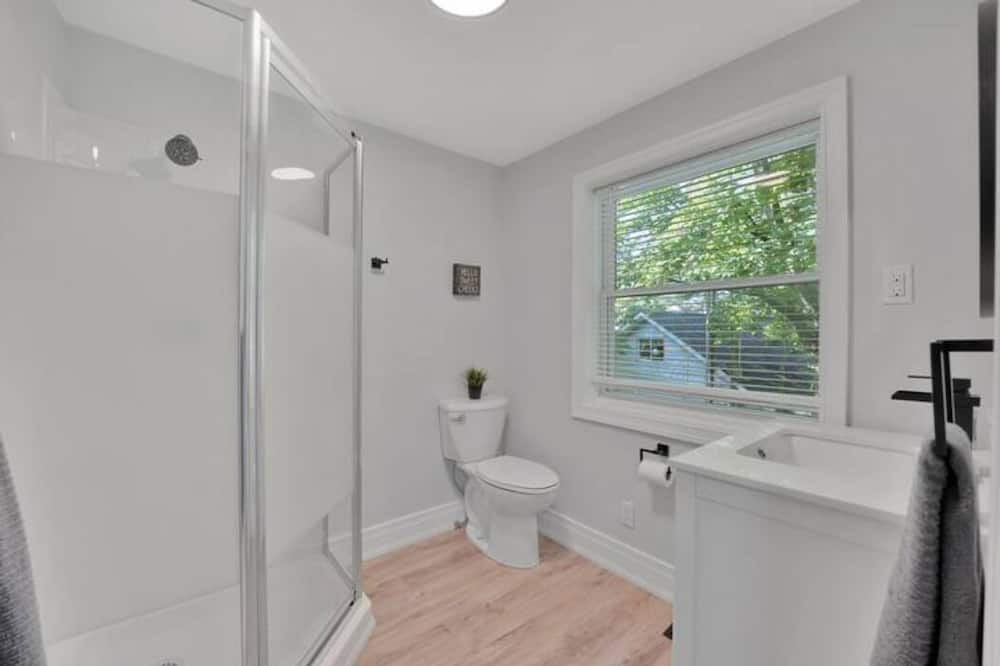 Photo of Bathroom in North Kawartha