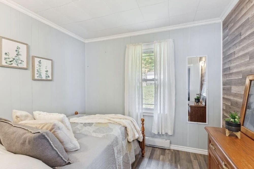 Photo of Bedroom in Centre Hastings