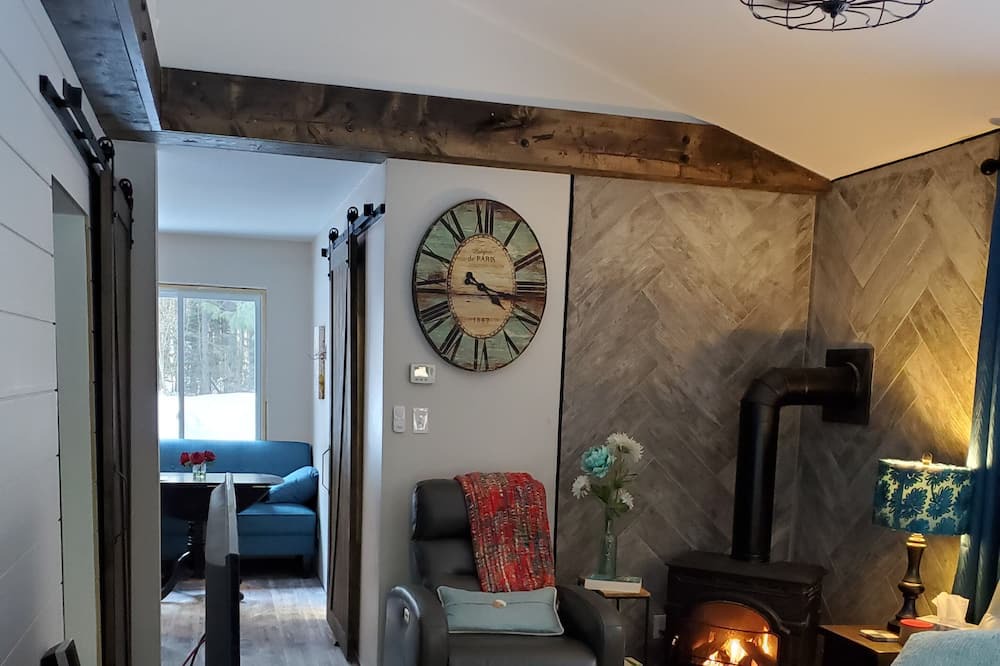 Photo of Livingroom in Havelock-Belmont-Methuen