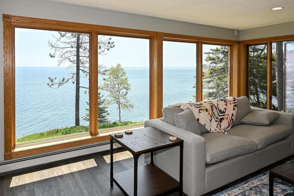Photo of Livingroom in Two Harbors