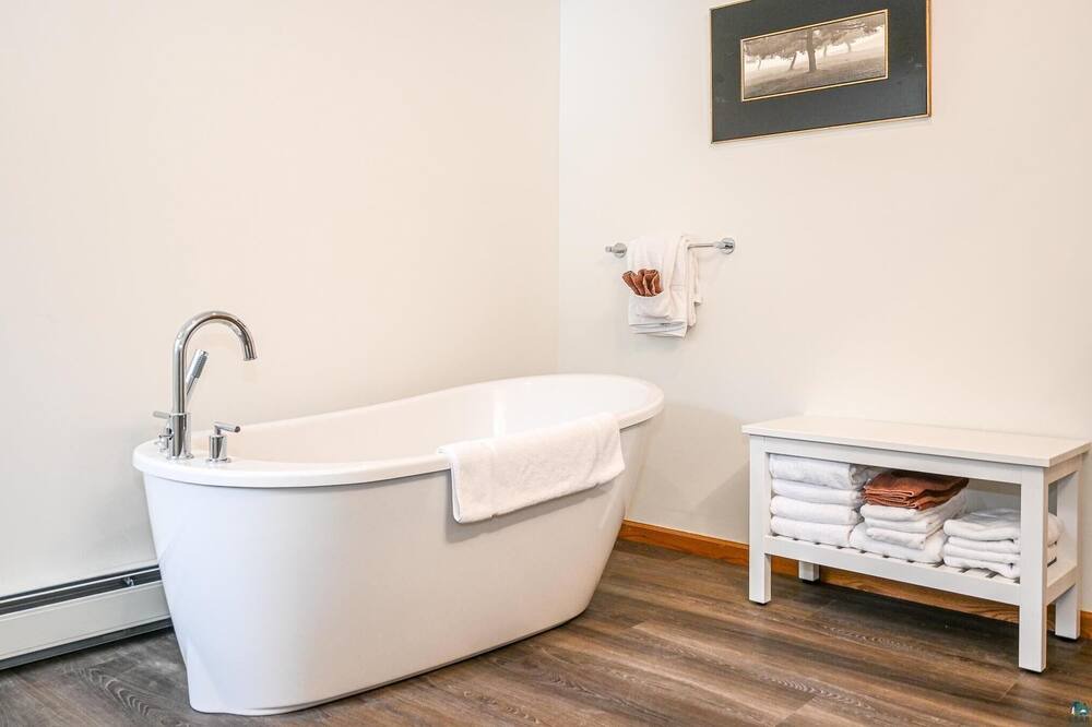 Photo of Bathroom in Two Harbors