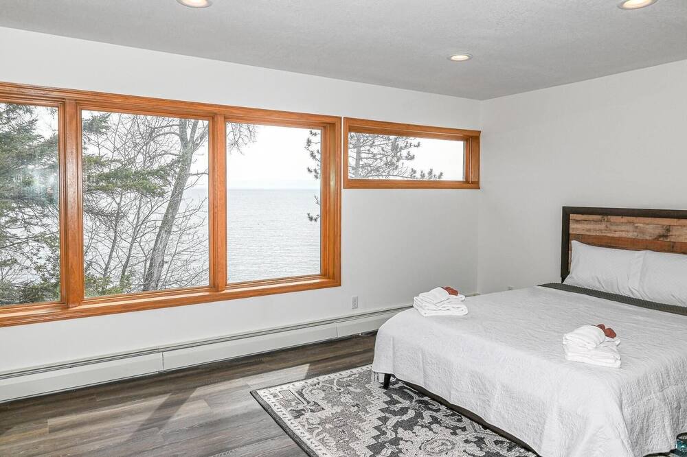 Photo of Bedroom in Two Harbors