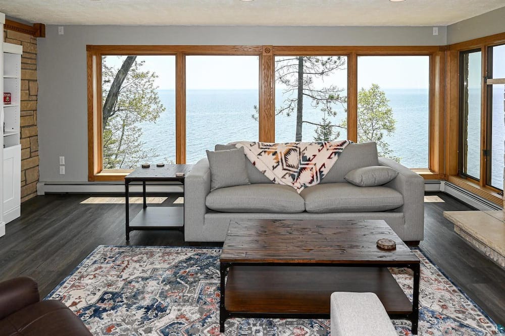 Photo of Livingroom in Two Harbors