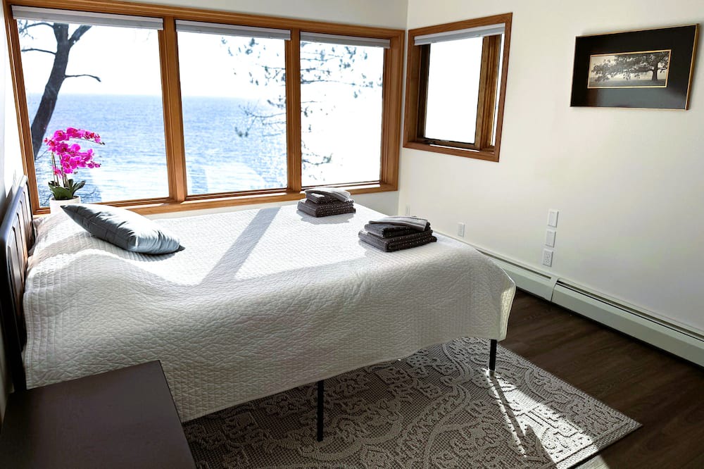 Photo of Bedroom in Two Harbors
