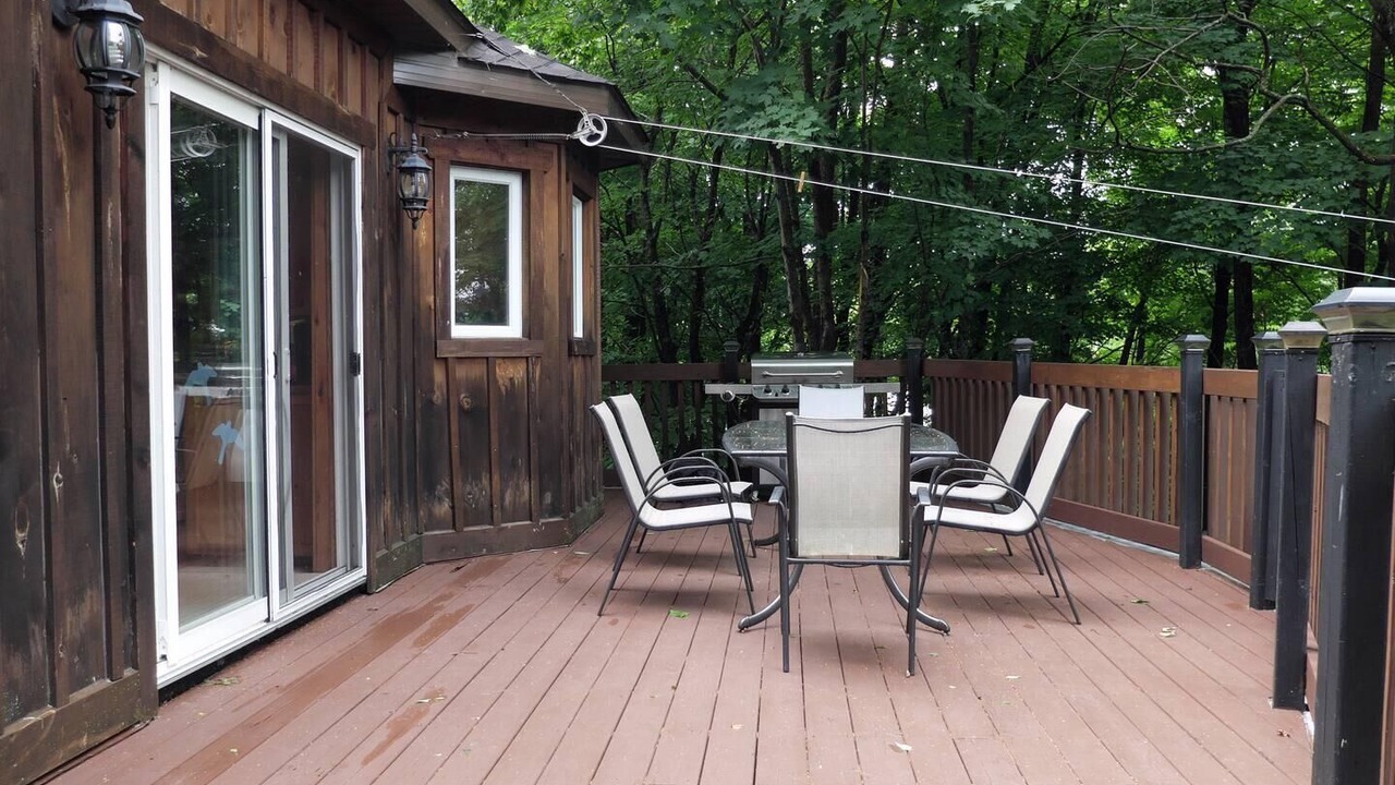 Photo of Patio Balcony in Gooderham