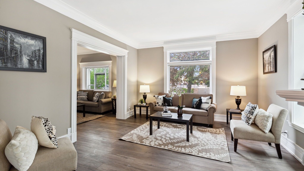 Photo of Livingroom in Lowry Hill East