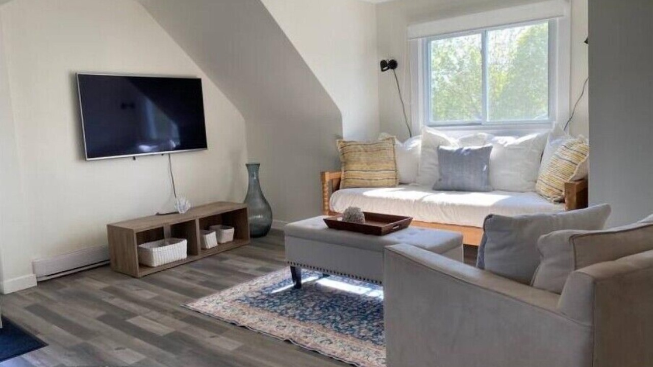 Photo of Livingroom in Cobourg